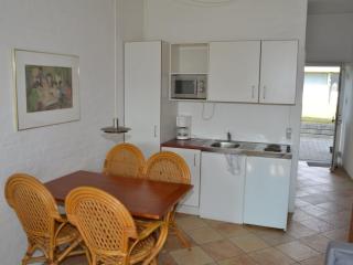 Apartment Apostol - 500m from the sea by Interhome - Lakolk - 2