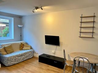 Pass the Keys Charming Guest House in St Albans with Parking - Saint Albans - 6