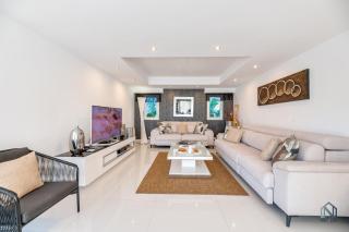 Newly Renovated 4 BDRM Villa w Pool in Top Location - Marbella - 4