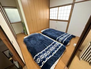 4 minute walk from the station,USJ33min KIX48min Namba10min, Convenience store, coin laundry, public bath, all 1 minute walk Kitakagaya INN OSAKA , 6 ppl, Near Namba to 10min,駅近徒歩4分一軒家貸切北加賀屋駅からなんば駅まで10分 - Osaca - 6