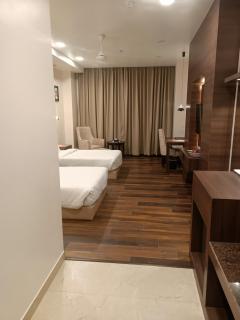 M B Greens Clarks Inn - Morādābād - 7