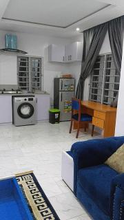 JKA 2-BEDROOM-Apt 24HRS POWER Unlimited WIFI , GARDEN PATIO AREA,FREE DAILY HOUSEKEEPING - Lagos - 5