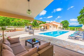 Villa Patria with Media room, Private pool, Summer kitchen, Gym - Lovreć - 0