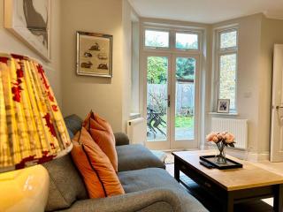 2 Bed Garden Apartment - Piccadilly Line - Londra - 9