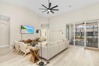 Villa w/ private heated saltwater pool, 4 BR, 7 beds - Cape Coral - 8