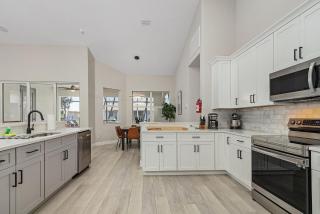 Villa w/ private heated saltwater pool, 4 BR, 7 beds - Cape Coral - 1
