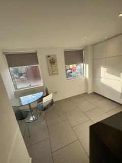 Two bed in Clapham - 2