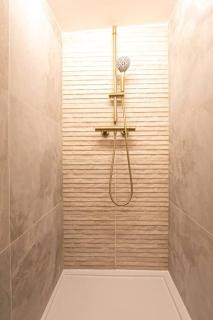 Elegance: A Symphony of High-End Decor - Londra - 9