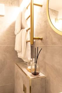 Elegance: A Symphony of High-End Decor - Londra - 3
