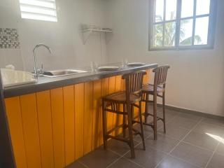 Mountain Breeze Home Rentals - Portsmouth - 2