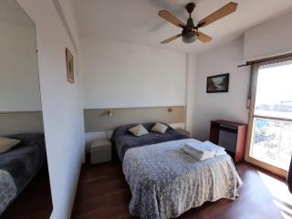Sobre Av Rivadavia con WiFI Luminoso Amplio y comodo depto - Buenos Aires - 1