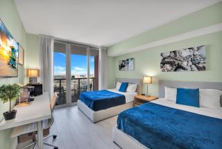 Water View Building With Pool - 5-Min Walk To The Beach - Cozy Studios - Hallandale Beach - 0