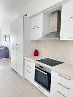 Bay View Apartment - Sarandë - 4