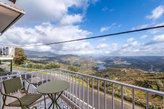 Casa da Ursa by LovelyStay - - 2