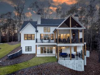 Lakeside Haven with Gourmet Kitchen - 9