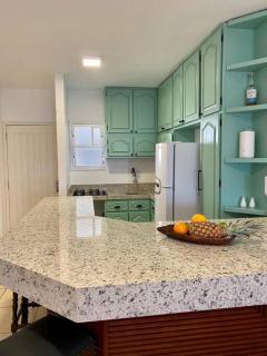 Apartamento Três Quartos, Frente Mar, em Meia Praia - Itapema - Itapema - 2