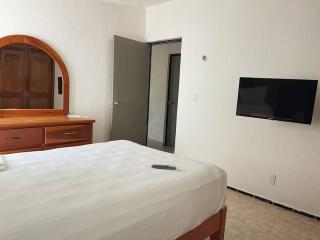 Espaciosa,Centrica y bonita casa, 10 personas - Cancún - 1