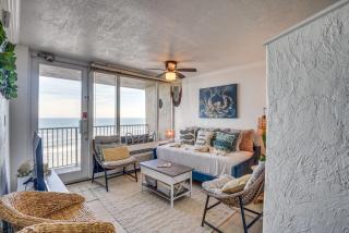 Top-Floor Beach Condo with 2 Oceanfront Balconies! - Daytona Beach - 9