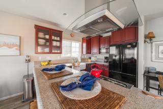 Bayfront Dream - Bay Views, Rooftop Patio, & Garage! - San Diego - 3