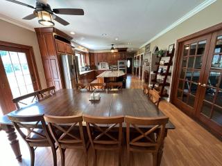 Large Home with Pool & 7 bedrooms; sleeps 21 - 5