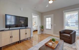 Bloomington Bliss - 2