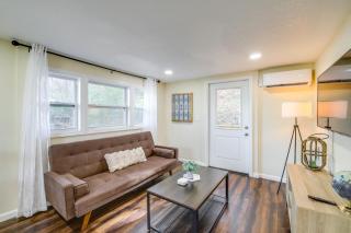 Knoxville Cottage with Fenced Yard, Pet Friendly! - Knoxville - 8