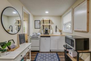 Pet-Friendly Cottage about 8 Mi to Downtown Knoxville! - Knoxville - 1