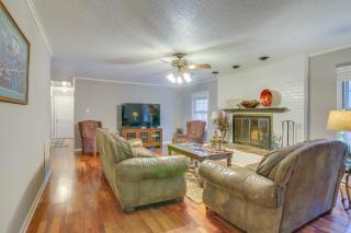 Charming Tennessee Retreat with Fireplace and Grill! - Jackson - 0