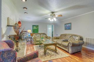 Charming Tennessee Retreat with Fireplace and Grill! - Jackson - 3