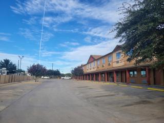 Cotulla Whitten Inn - Cotulla - 3