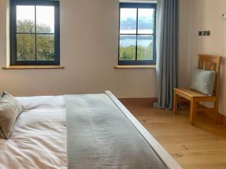 Bay View Apartment - - 2
