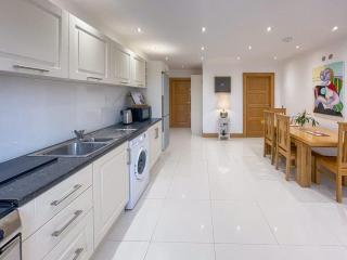 Bay View Apartment - - 7