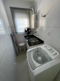 Apartamento com 3 suítes a 300 metros da praia - Itapema - 1