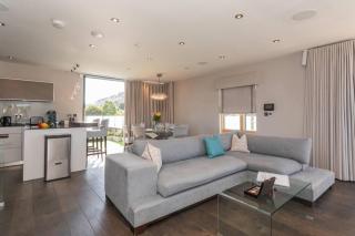 Luxury Penthouse Apartment With Hot Tub - Bath - 9