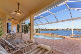 Pool, Sleeps 6, Canal View - Villa Boa Vista - Matlacha - 8