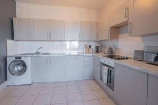 Large Apartment, Free Parking, Sleeps 10, for Contractors, Families overlooking Royal Pavilion - Brighton & Hove - 8