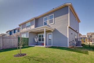 12 Mi to Dtwn Austin Quiet Home with Patio and Yard - 0