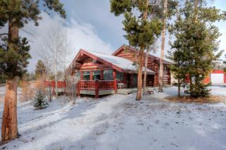 Less Than 1 Mi to Lake Granby Log Cabin with Fire Pit - 8