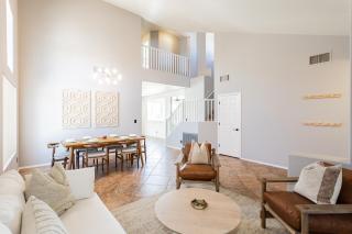 Modern desert oasis villa with pool and spa - 5