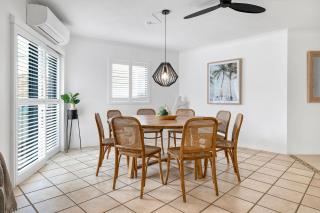 Central Location Stylish 3 Bed with Pool - Sunshine Central - Sunshine Beach - 9