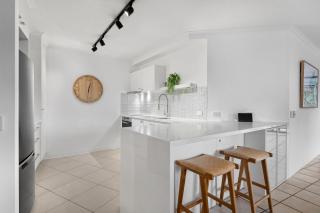Central Location Stylish 3 Bed with Pool - Sunshine Central - Sunshine Beach - 5