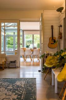 ZussEnzo - STOER FAMILIEHUIS - 18P - 5SLPK - GROTE TUIN - SAUNA - OFYR BBQ - HOMECINEMA - 15MIN MAASTRICHT - 4