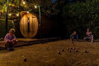 ZussEnzo - STOER FAMILIEHUIS - 18P - 5SLPK - GROTE TUIN - SAUNA - OFYR BBQ - HOMECINEMA - 15MIN MAASTRICHT - 2