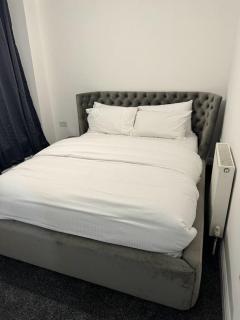 LUXURY APARTMENTS - 8