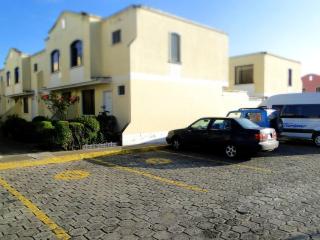 GUESTHOUSE MOUNTAIN TRAVEL ECUADOR - - 1