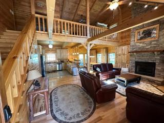 Peaceful Cabin on Lake Sleeps 18 w outdoor kitchen - Sevierville - 7