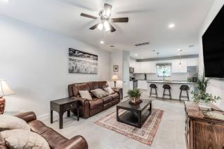 Stylish 3 BDR House 5 miles to Downtown! - Houston - 0
