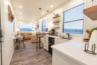 New Southwest Shipping Container-In Alpine - 1