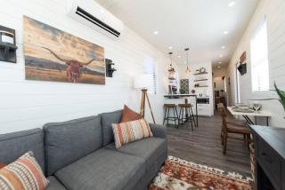 The Longhorn Stunning Container Home-In Alpine - Alpine - 7