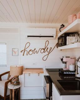 New Cowgirl Shipping Container Home - Alpine - 5